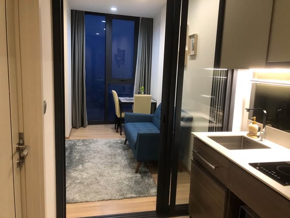 bedroom and room interior and bathroom of THE LINE Phahon-Pradipat