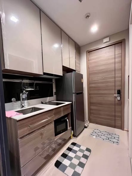 kitchen of THE LINE Phahon-Pradipat