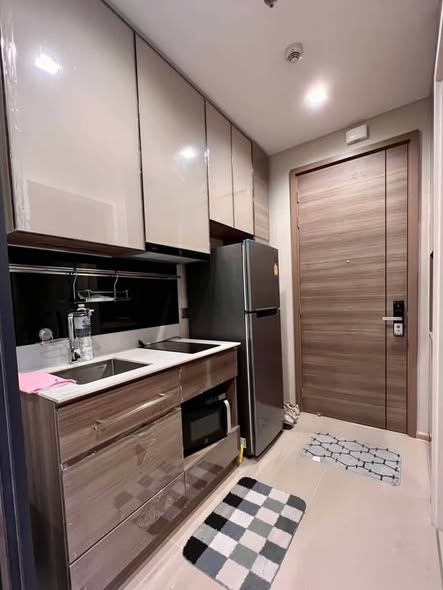 kitchen of THE LINE Phahon-Pradipat