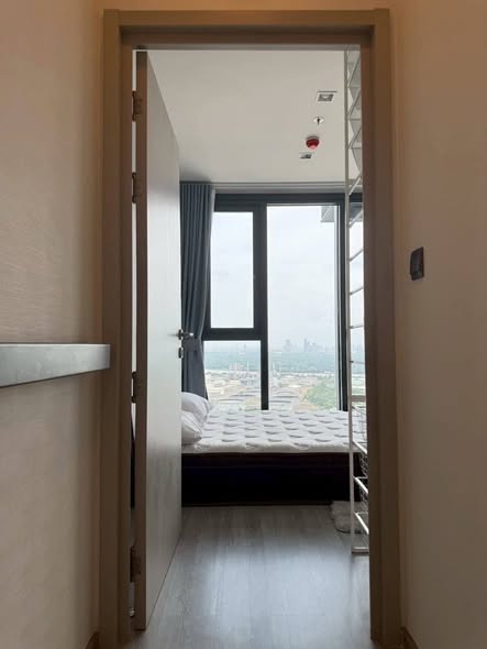 bedroom and room interior of THE LINE Sukhumvit 101