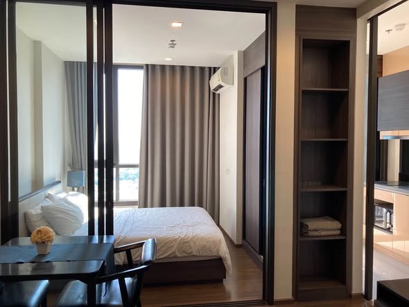 bedroom and room interior of THE LINE Sukhumvit 71