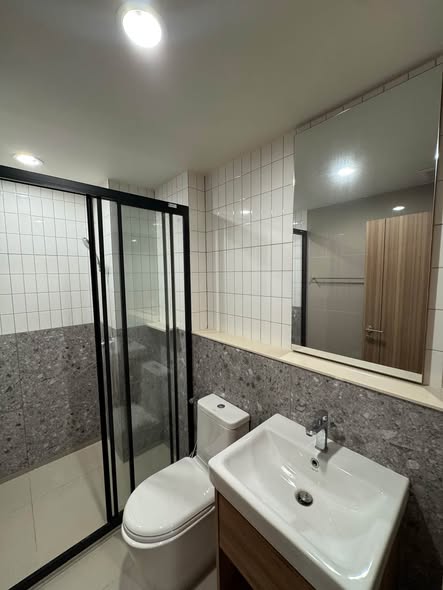 bathroom of The Line Vibe เดอะ ไลน์ ไวบ์