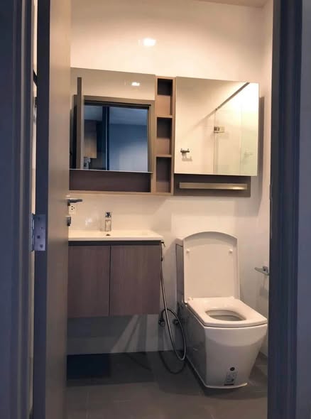bathroom of THE LINE Wongsawang