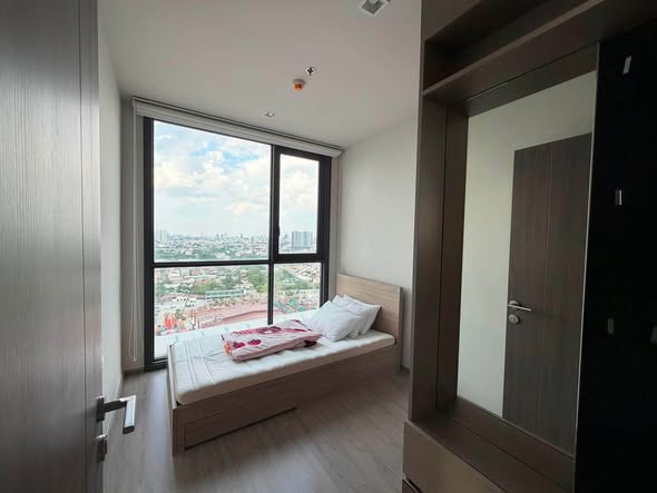 bedroom of THE LINE Wongsawang