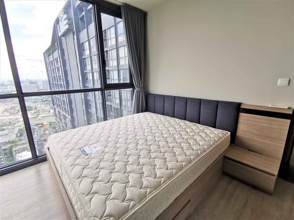 bedroom of THE LINE Wongsawang