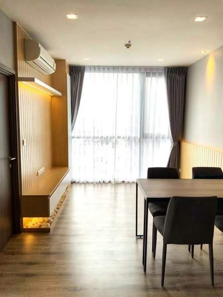 room interior of THE LINE Wongsawang