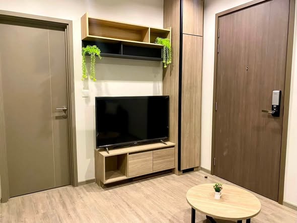 room interior of THE LINE Wongsawang
