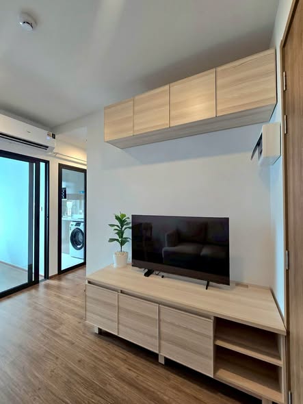 living room and room interior of The Livin Ramkhamhaeng : เดอะ ลิฟวิ่น รามคำแหง