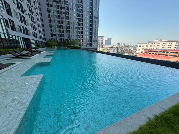 pool of The Livin Ramkhamhaeng : เดอะ ลิฟวิ่น รามคำแหง