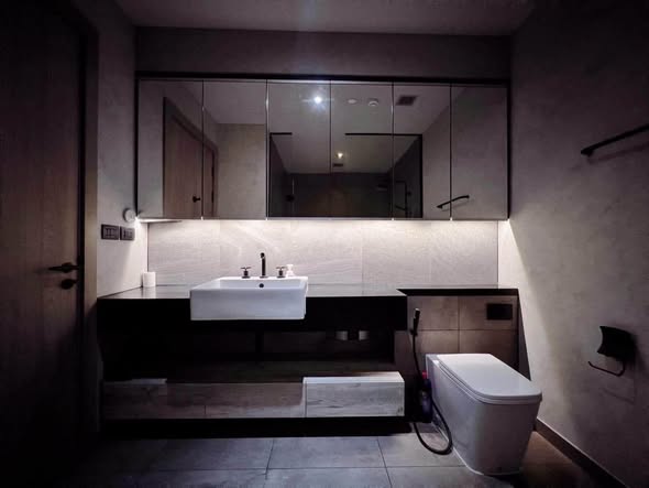 bathroom of The Lofts Asoke