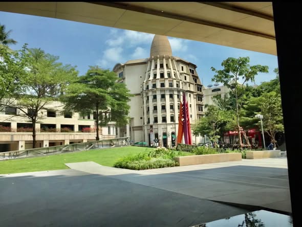 The Lumpini 24