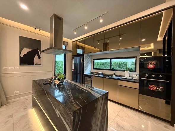 kitchen of The Master Reflexion @BTS Onnut