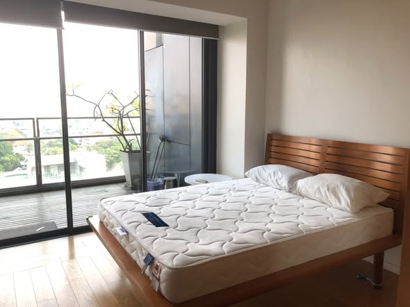 bedroom of The Met Condominium