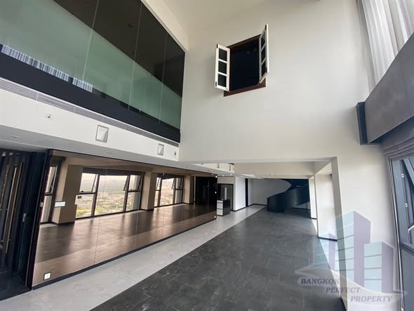The Met Condominium