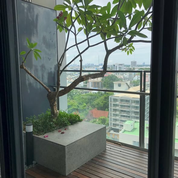 The Met Condominium