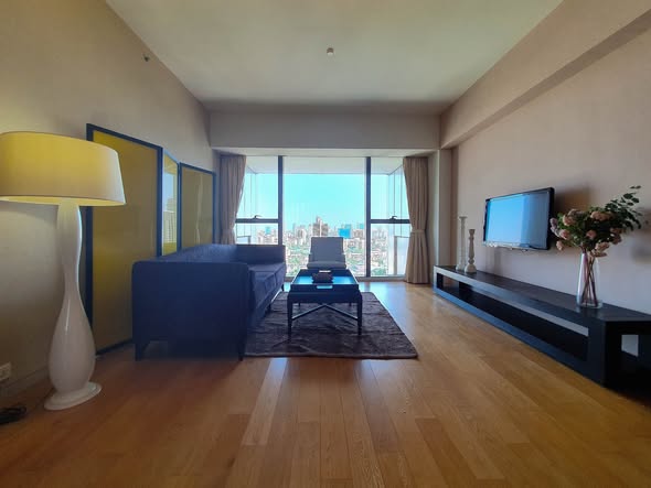 living room of The Met Condominium