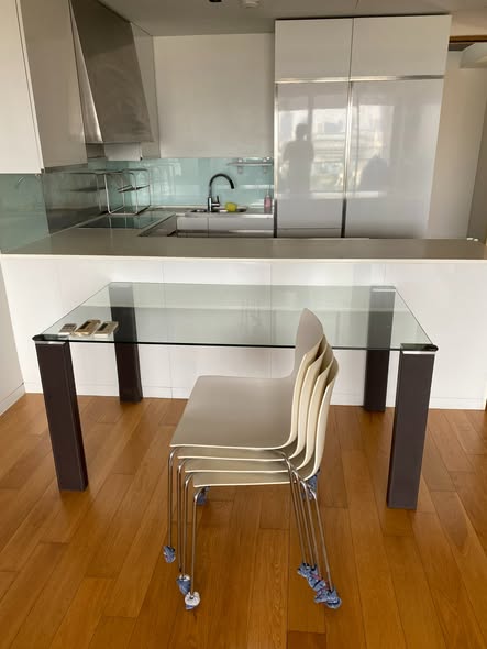 room interior of The Met Condominium