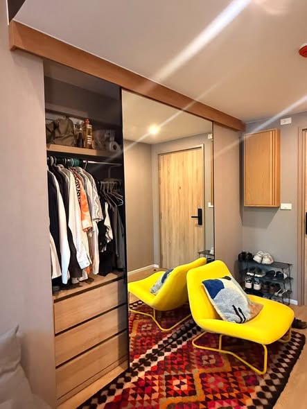 room interior of The Met Condominium