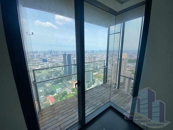 room interior of The Met Condominium