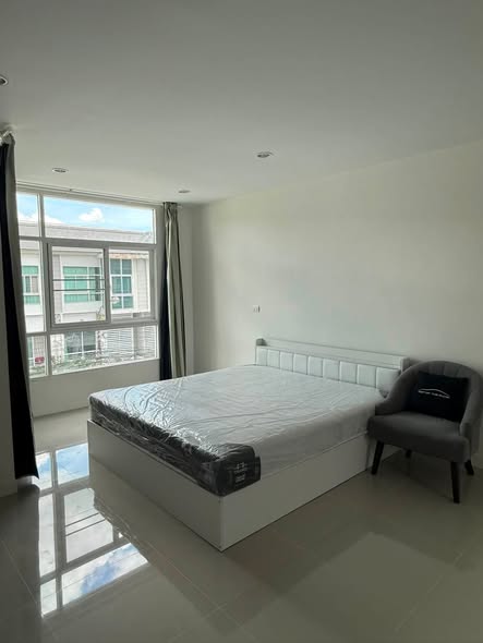 bedroom of The Metro Rama 9
