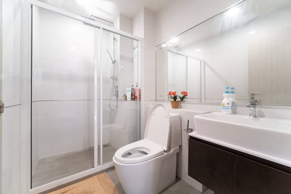 bathroom of The Metropolis Samrong