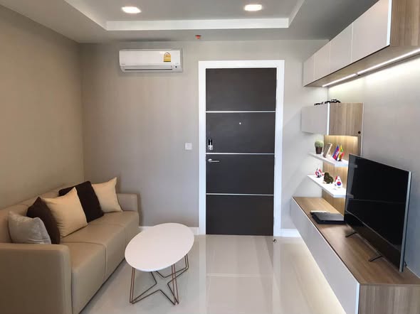 bedroom of The Metropolis Samrong