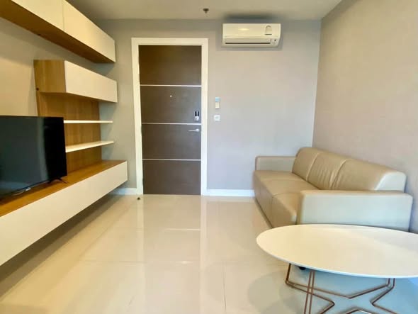 bedroom of The Metropolis Samrong