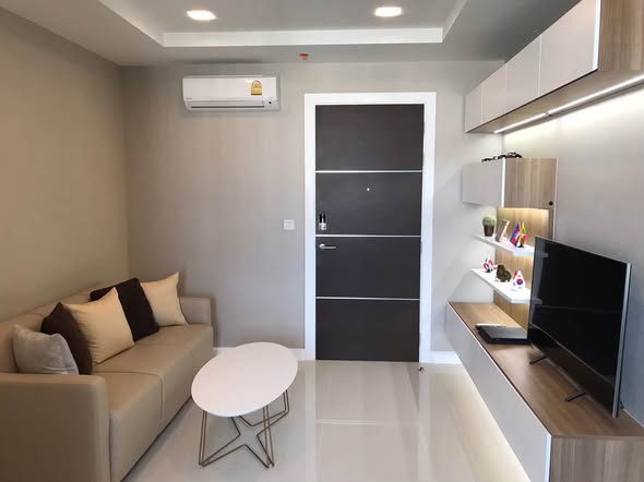 bedroom and room interior of The Metropolis Samrong