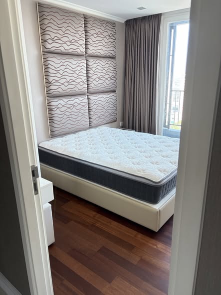 bedroom and room interior of The Metropolis Samrong