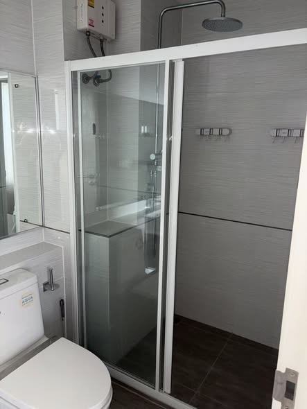 room interior and bathroom of The Metropolis Samrong