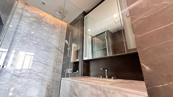 bathroom of The Monument Thong Lo