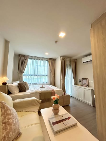 living room and bedroom of THE MUVE Bangkhae