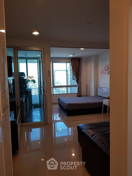 bedroom of The Nest Ploenchit