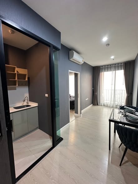 room interior and bathroom of The Niche Pride Thong Lo-Phetchaburi