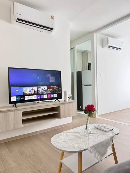 bedroom and living room of The Origin Phahol 57