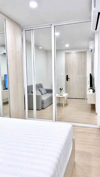bedroom and room interior of The Origin Phahol 57