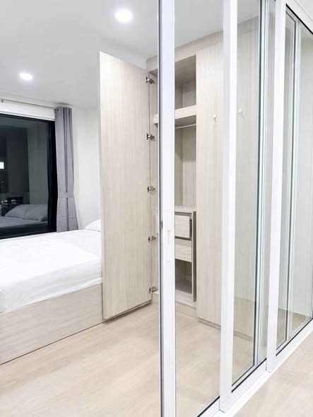 bedroom and room interior of The Origin Phahol 57