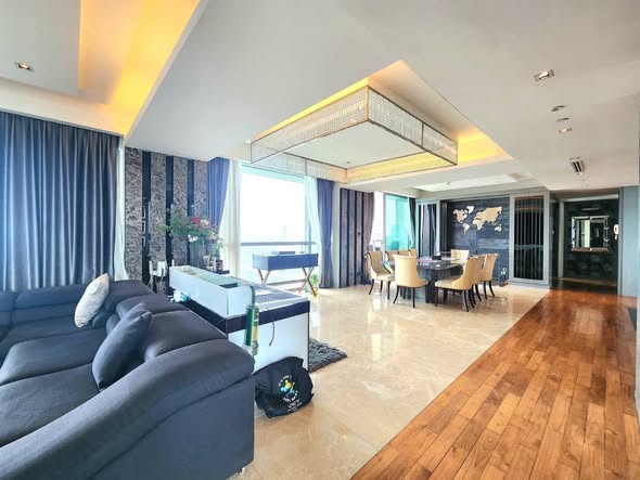 living room and bedroom of The Pano