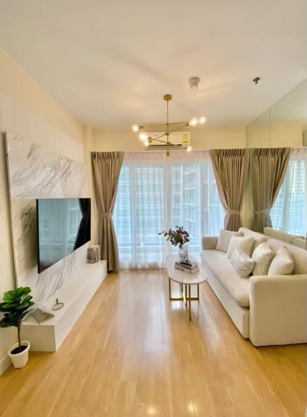 living room of The Parkland Grand Asok-Phetchaburi