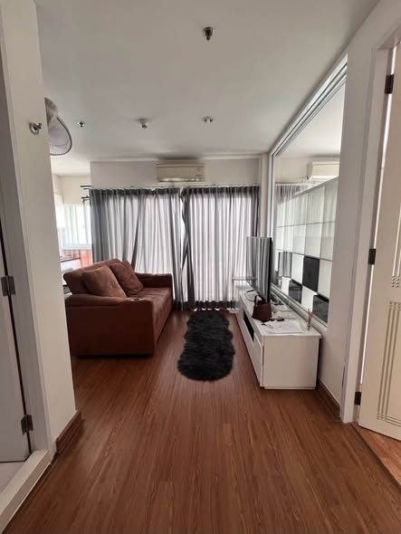living room and room interior of The Parkland Grand Asok-Phetchaburi
