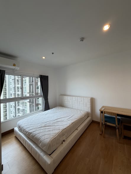 bedroom of The Parkland Taksin -Tha Phra