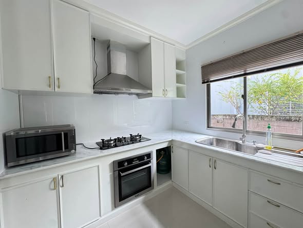 kitchen of The PLANT ESTIQUE