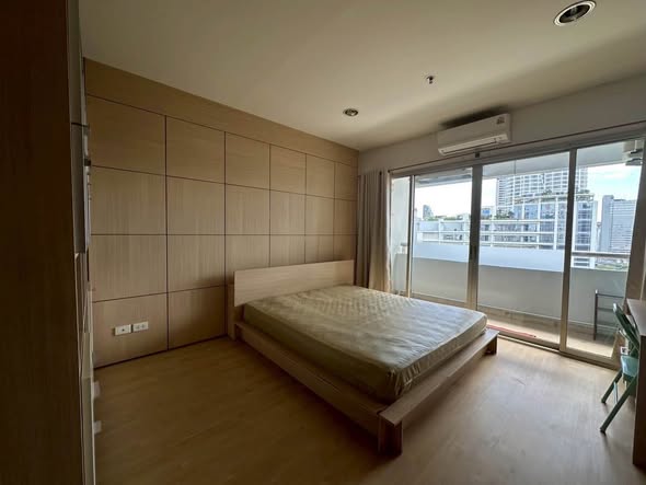 bedroom of The Platinum Condominium