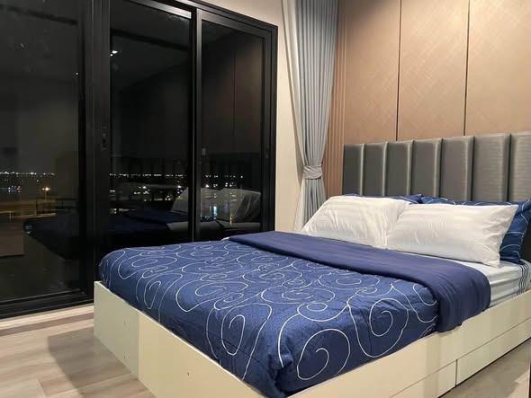 bedroom of The Politan Rive