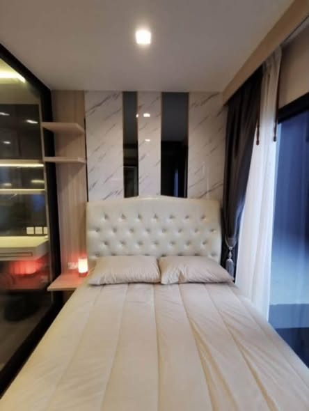 bedroom of The Politan Rive