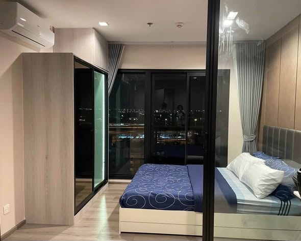 bedroom and room interior of The Politan Rive