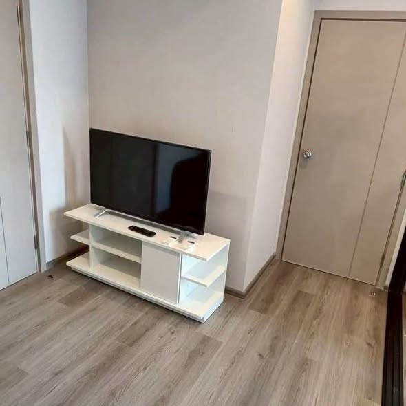bedroom and room interior of The Politan Rive