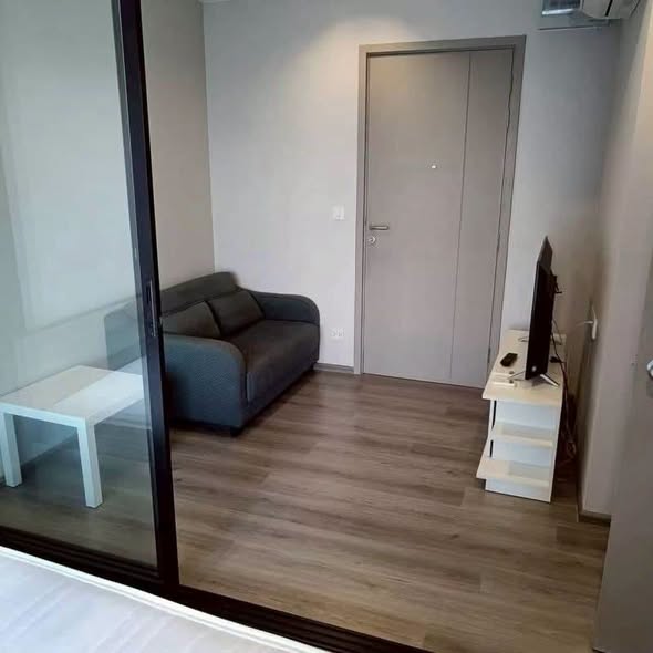 bedroom and room interior of The Politan Rive