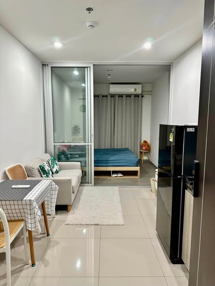 bedroom and room interior of The President Charan-Yaek Fai Chai Station เดอะ เพรสซิเด้นท์ จรัญ – แยกไฟฉาย สเตชั่น