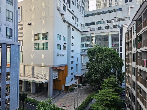 The President Condo Sukhumvit 81